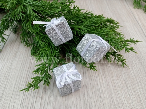 mini prezenciki w brokacie 6szt srebrny (BNPK-17-03944-25)